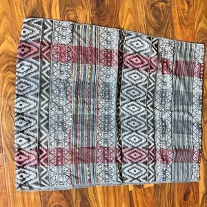 Geometric Patterned Scarf - Gray and Red